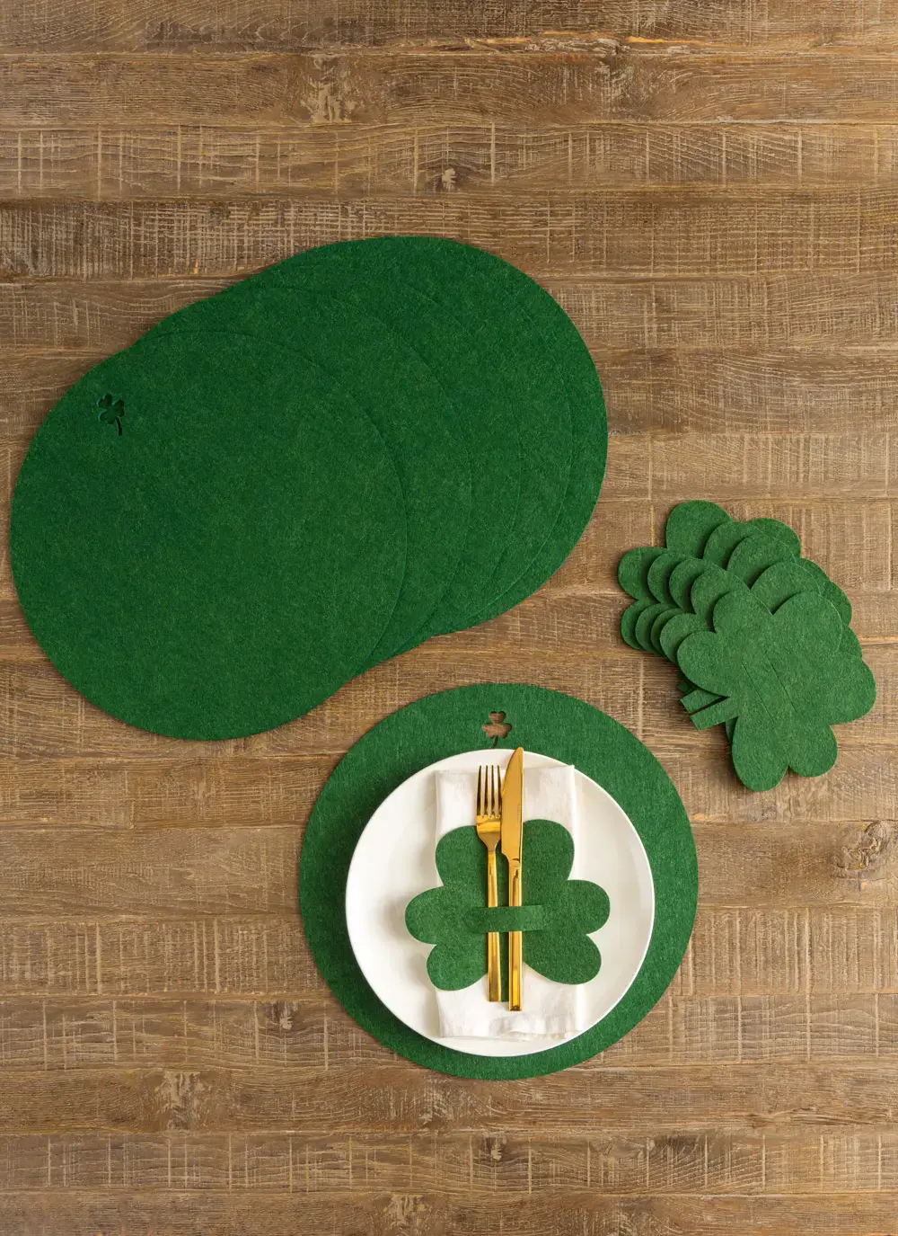 Green Shamrock Cutlery Holders & Placemats